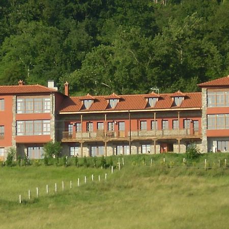 Escuelas De Fuentes Villaviciosa  Extérieur photo