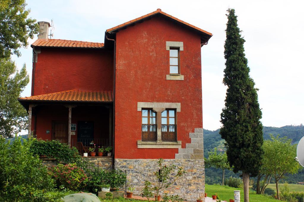 Escuelas De Fuentes Villaviciosa  Extérieur photo